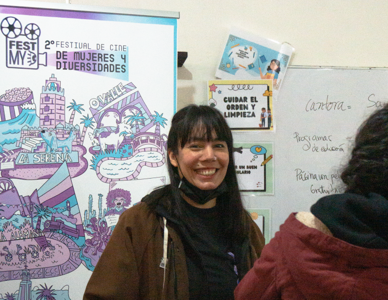 Alumnes de la Escuela Ciudad de Berlín de Placeres en Valparaíso, en la Muestra escolar del 2do Festival de Cine de Mujeres y Diversidades – FESTMYD